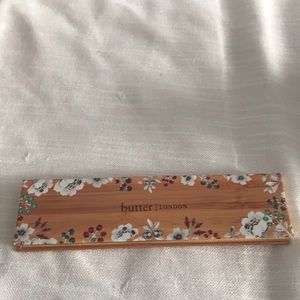 Eyeshadow palette